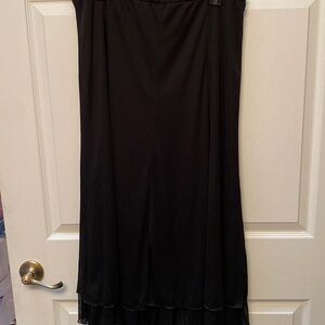 F womens Connected solid black stretch lined regular size skirt XL. NWT